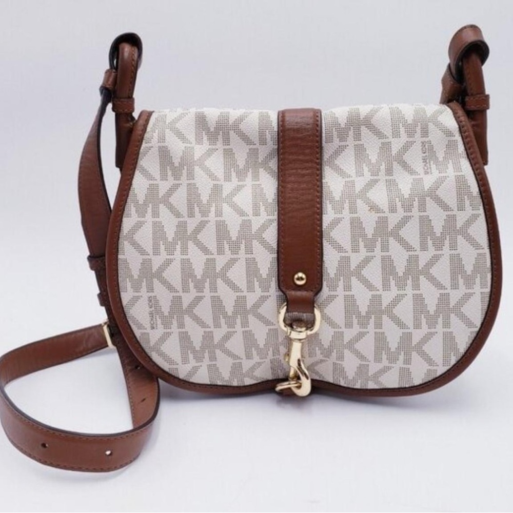 Michael Kors  Medium Saddle Bag